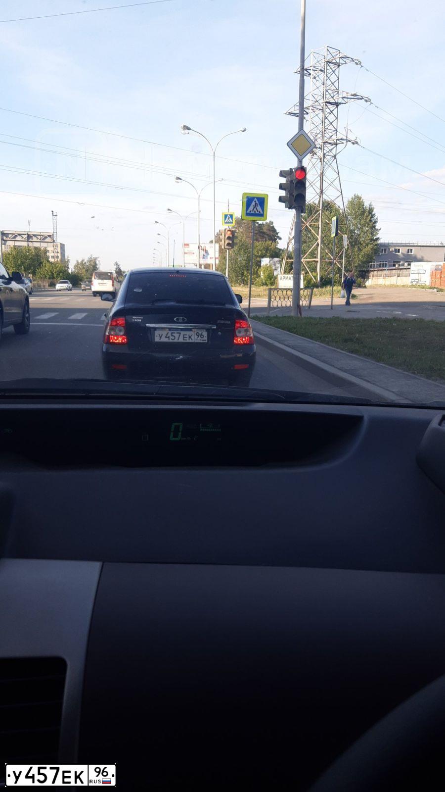 Фото автомобиля FORD FIESTA / ASPIRE, 2008 — госномер У457ЕК96. Цвет: МАЛИНОВЫЙ
