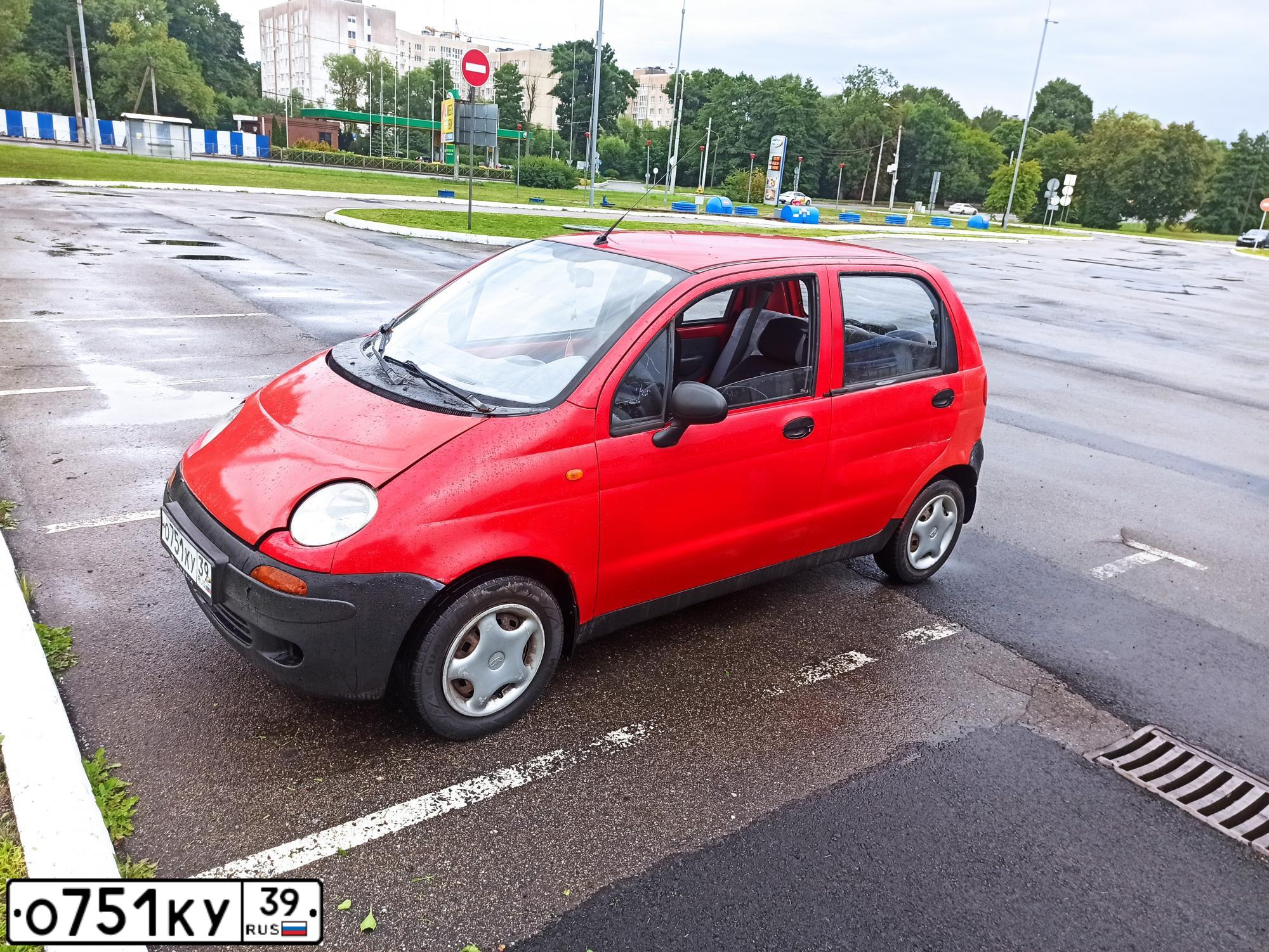 Фото автомобиля DAEWOO MATIZ, 2003 — госномер О751КУ39. Цвет: Красный