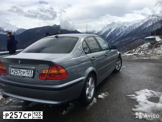 Фото автомобиля BMW W SERIE 3, 2003 — госномер В784АС01. Цвет: СЕРЫЙ МЕТАЛЛИК