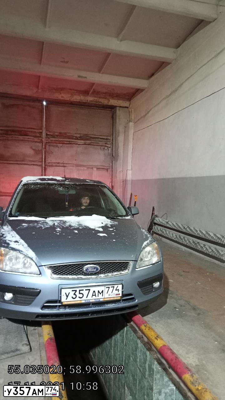 Фото автомобиля FORD FOCUS, 2007 — госномер Х626ТХ96. Цвет: Светло-Серо-Голубой