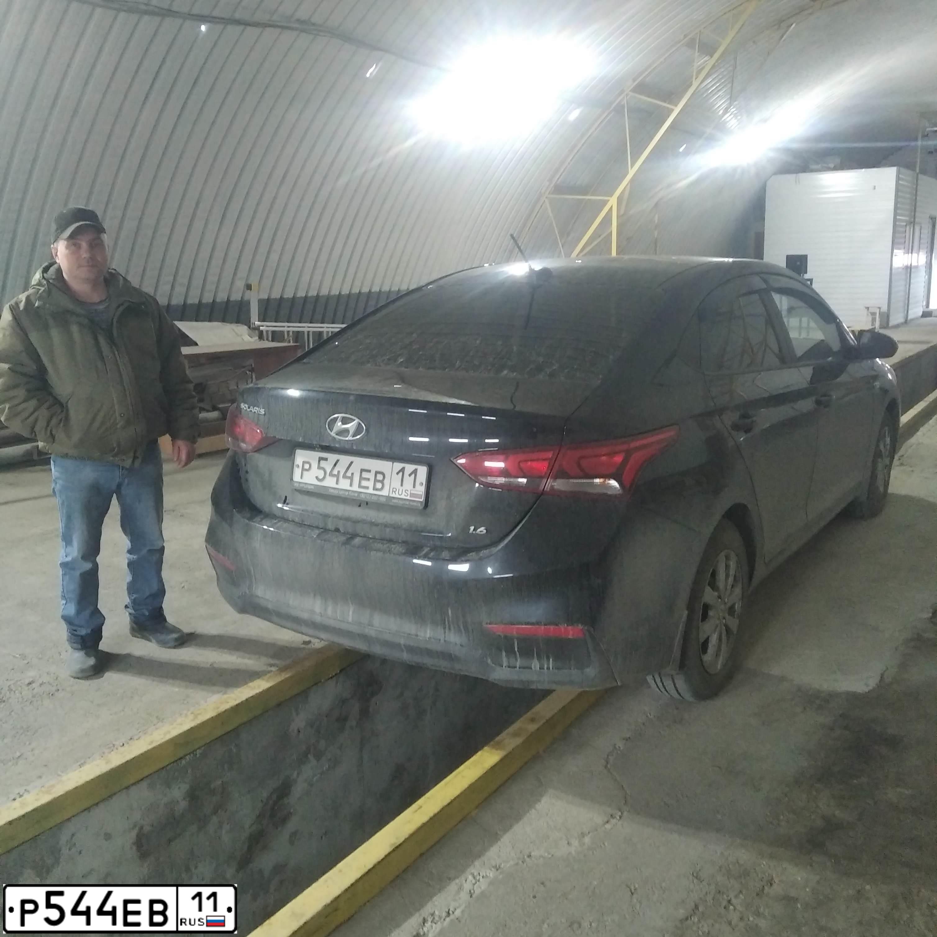 Фото автомобиля HYUNDAI SOLARIS, 2017 — госномер Р544ЕВ11. Цвет: ЧЕРНЫЙ