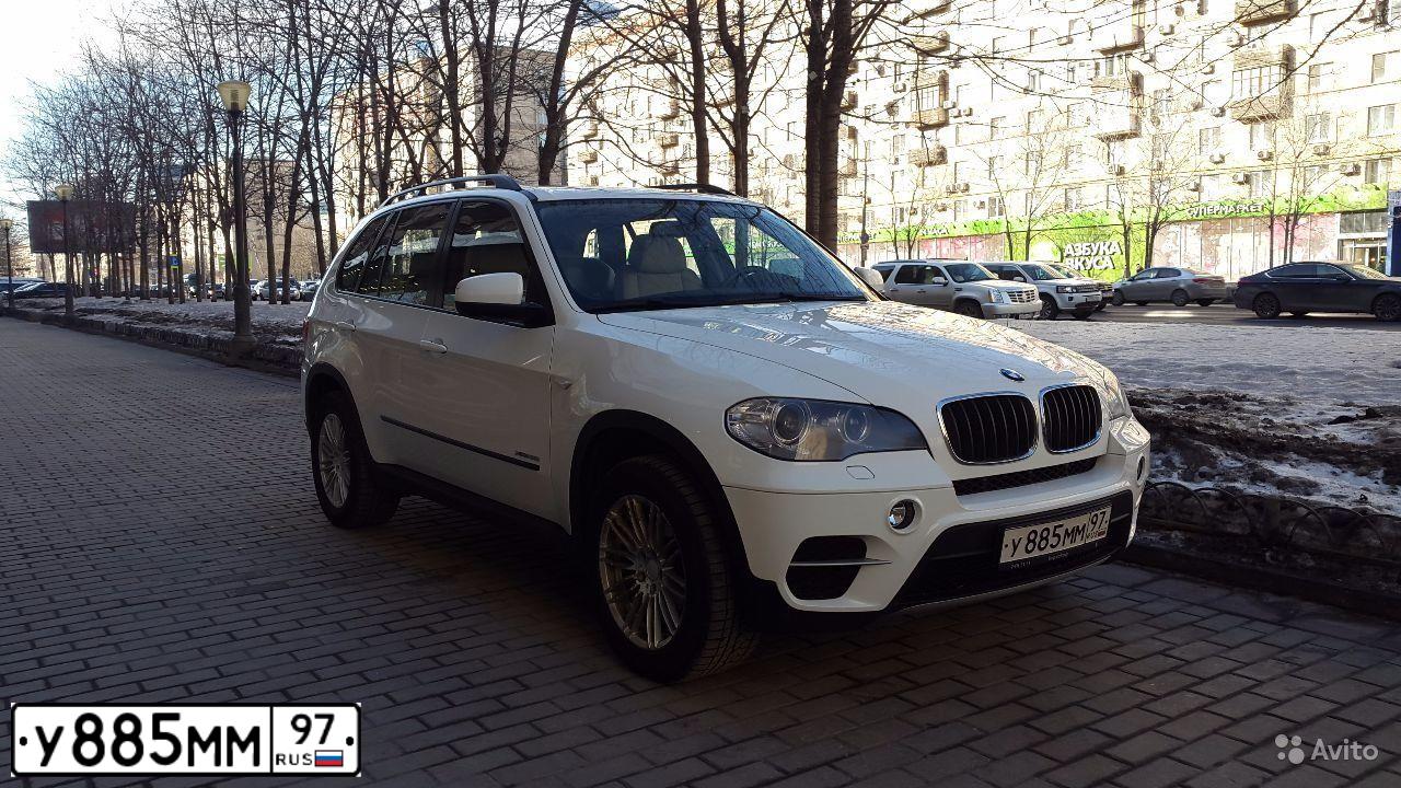 Фото автомобиля BMW X5, 2012 — госномер Р064ВВ550. Цвет: Белый
