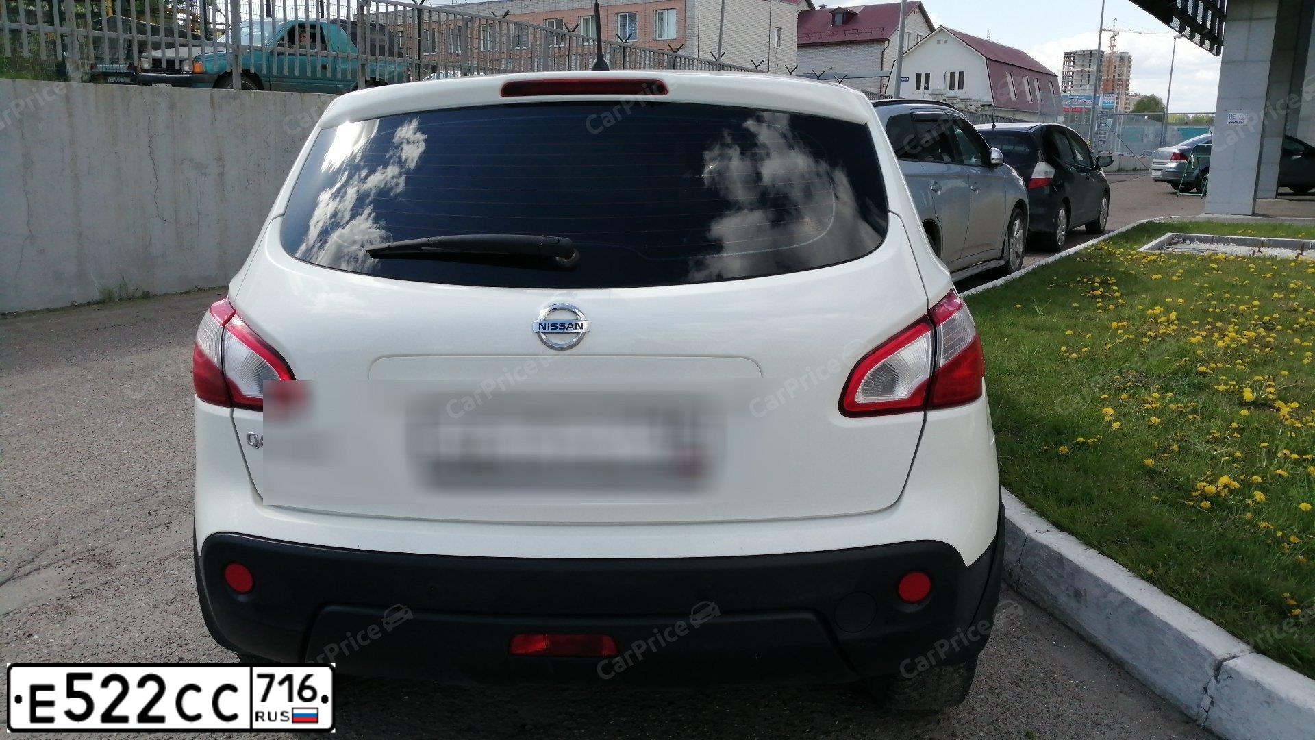 Фото автомобиля NISSAN QASHQAI, 2012 — госномер Е522СС716. Цвет: Белый