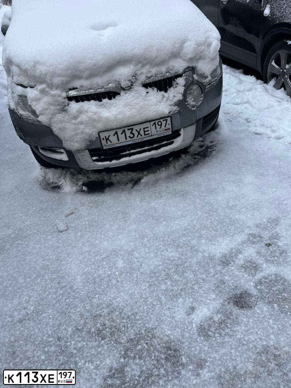 Фото автомобиля SKODA YETI, 2012 — госномер К113ХЕ197. Цвет: СЕРЫЙ