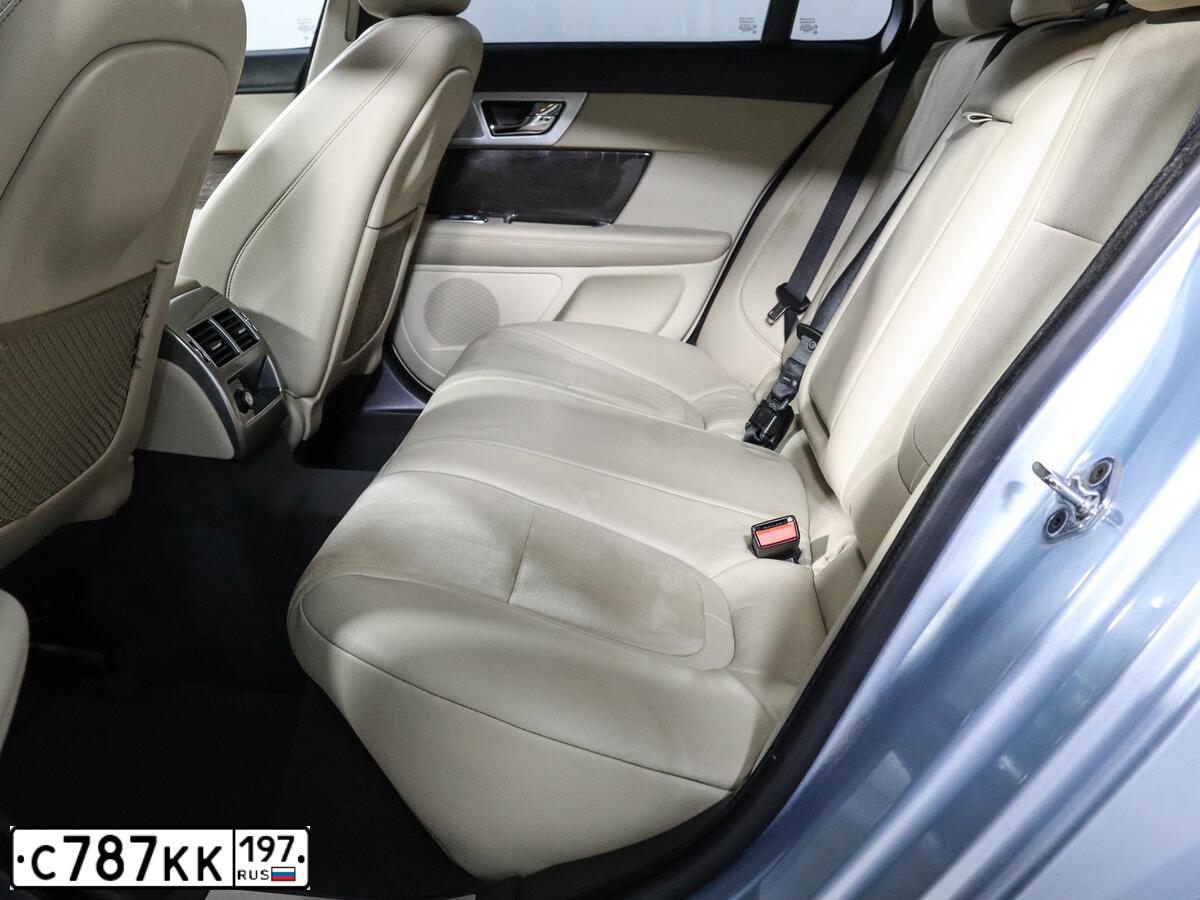 Фото автомобиля JAGUAR XF-SERIE, 2012 — госномер Н376СВ799. Цвет: ГОЛУБОЙ