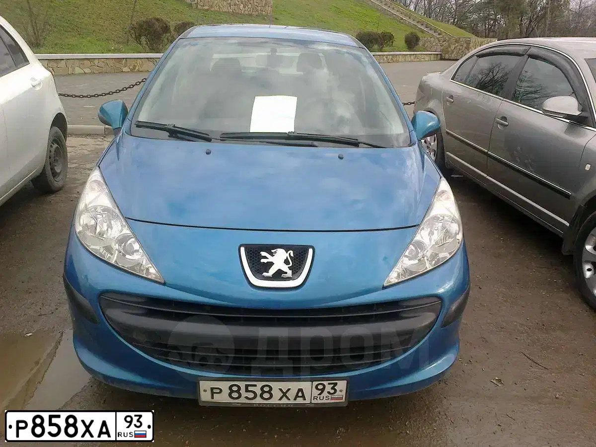 Фото автомобиля PEUGEOT 207, 2007 — госномер Р858ХА93. Цвет: Ярко-синий
