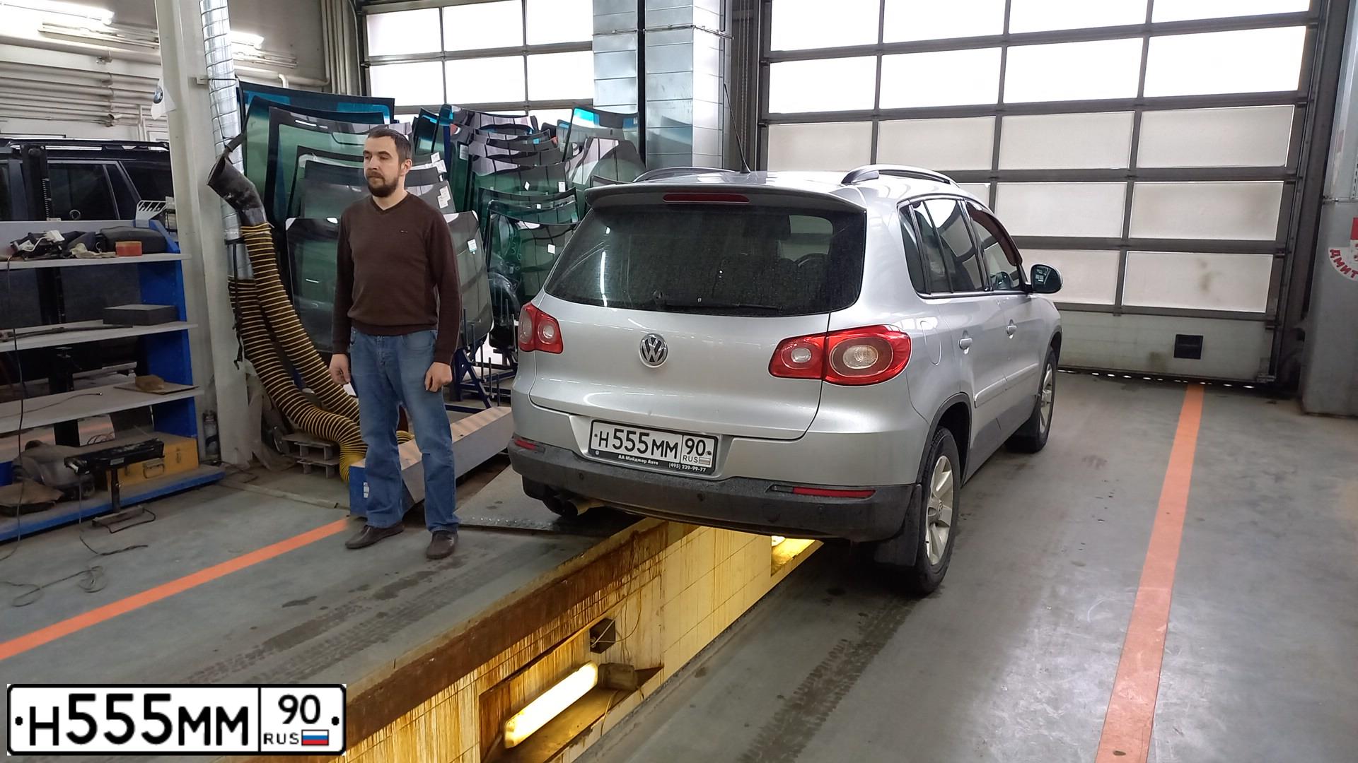 Фото автомобиля MITSUBISHI LANCER, 2008 — госномер Н555ММ90. Цвет: СЕРЕБРИСТЫЙ