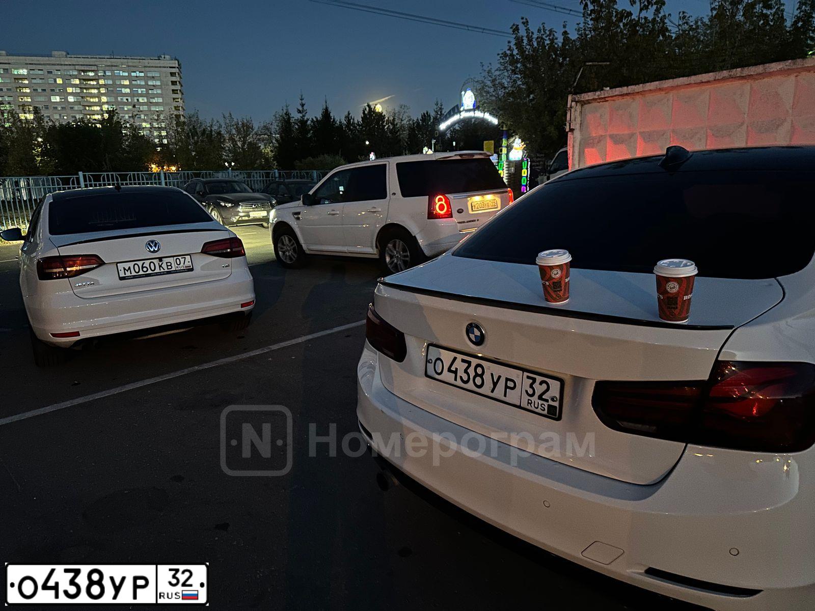 Фото автомобиля BMW SERIE 3, 2013 — госномер А078МР178. Цвет: Белый