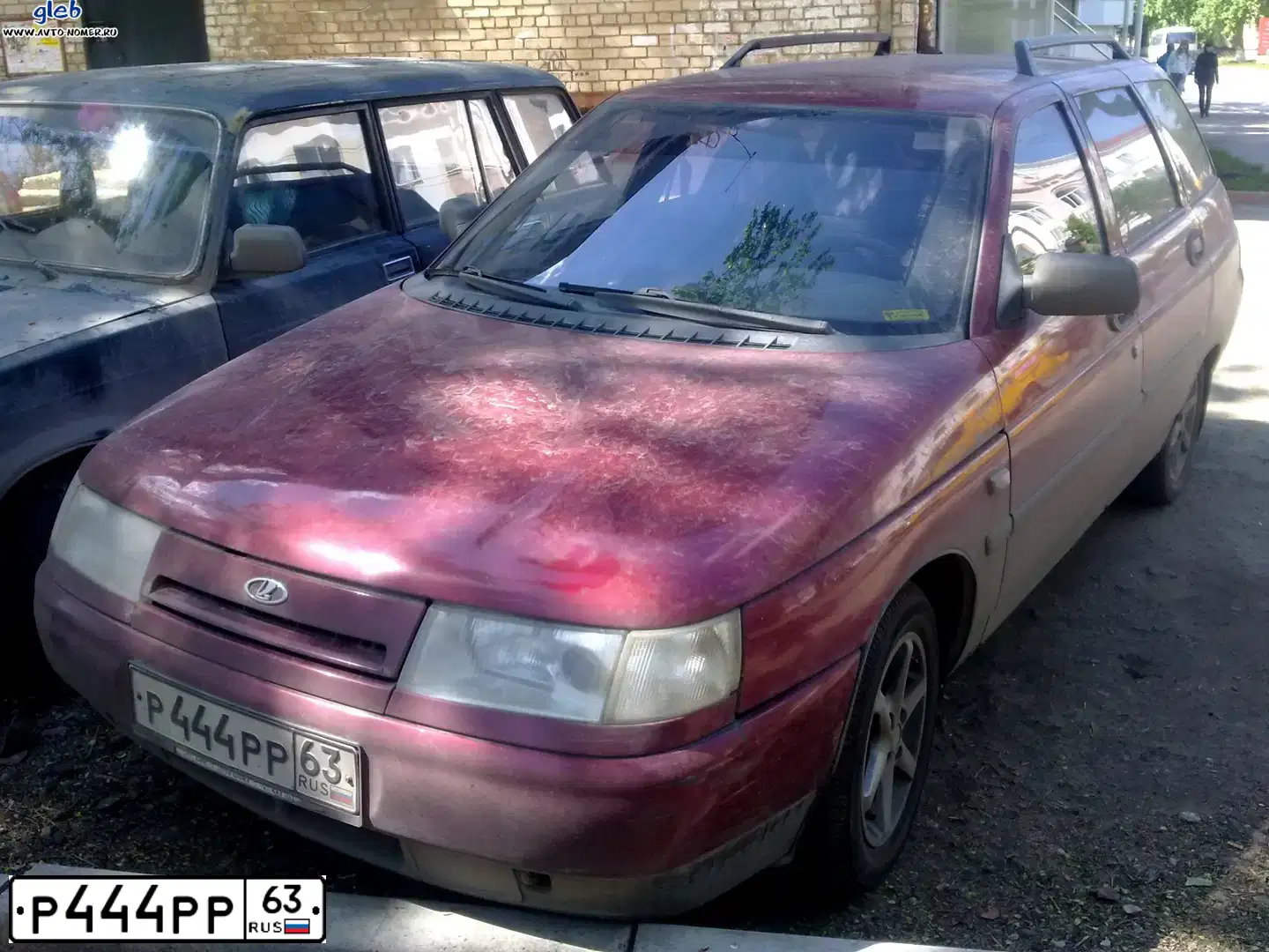 Фото автомобиля LADA 2111, 2001 — госномер Р444РР63. Цвет: СЕРЕБРИСТО-КРАСНЫЙ