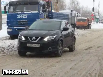 Фото автомобиля NISSAN QASHQAI, 2016 — госномер Е303РХ21. Цвет: ЧЕРНЫЙ