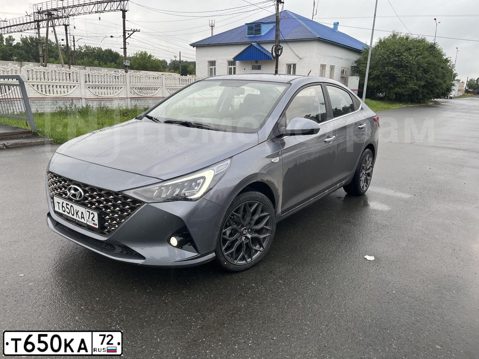 Фото автомобиля HYUNDAI SOLARIS, 2020 — госномер Т650КА72. Цвет: СЕРЫЙ