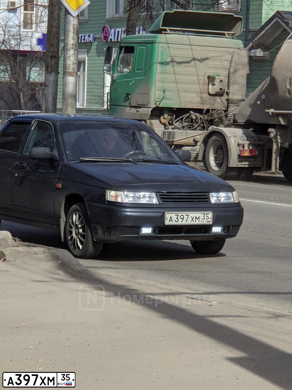 Фото автомобиля BOGDAN 2110/2111, 2010 — госномер М827НТ35. Цвет: ЧЕРНЫЙ
