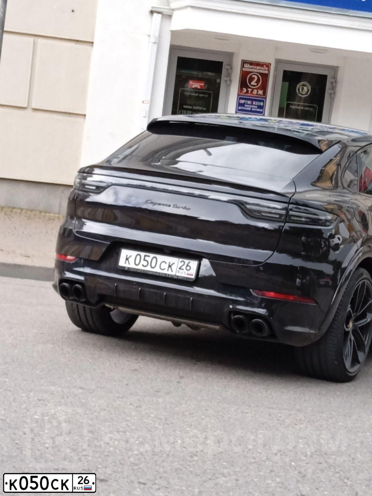 Фото автомобиля PORSCHE CAYENNE, 2020 — госномер Т069ТУ797. Цвет: ЧЕРНЫЙ