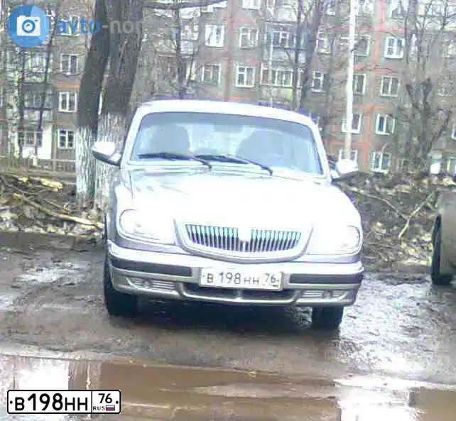 Фото автомобиля GAZ 3110 WOLGA, 2004 — госномер В198НН76. Цвет: СВЕТЛО-СЕРЫЙ