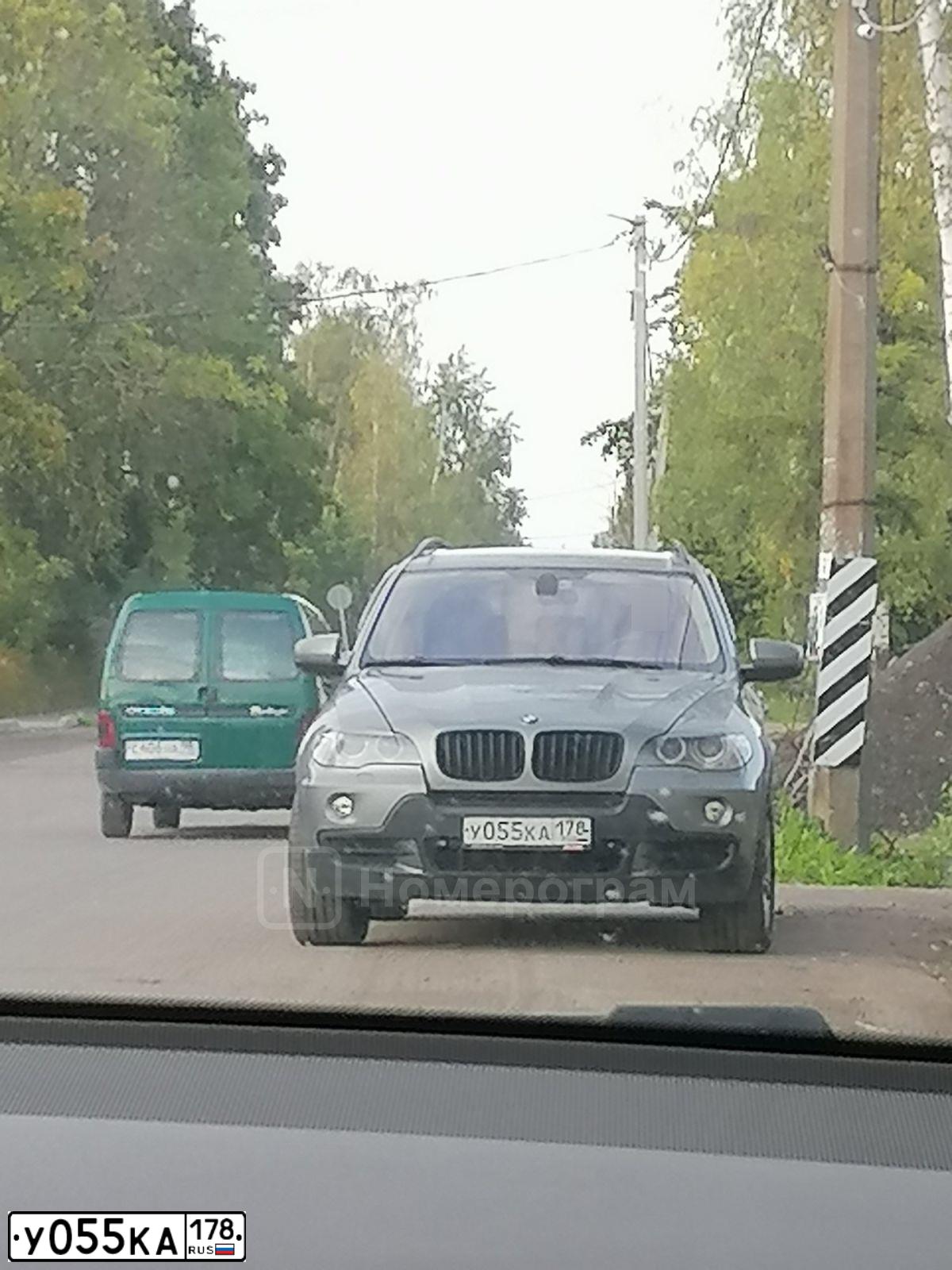 Фото автомобиля BMW X5, 2007 — госномер У055КА178. Цвет: СЕРЫЙ