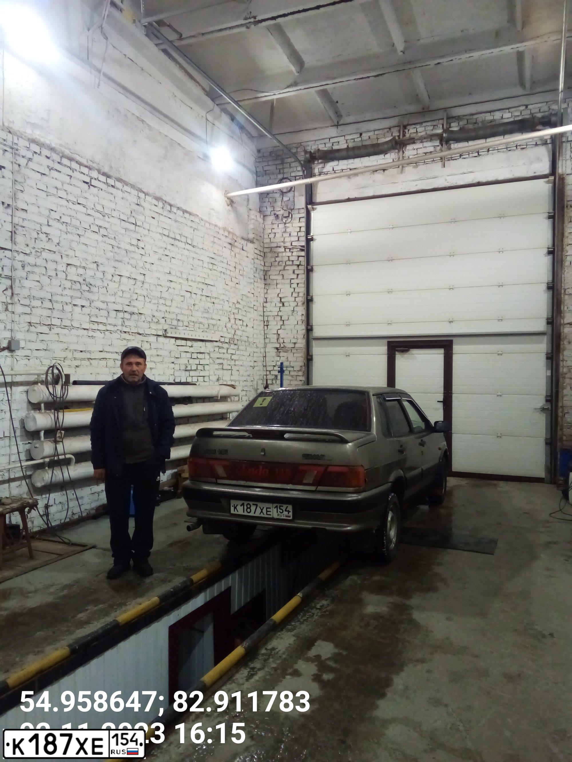 Фото автомобиля LADA 2115 SAMARA, 2002 — госномер К187ХЕ154. Цвет: СЕРЕБРИСТЫЙ СЕРО-ЗЕЛЕНЫЙ