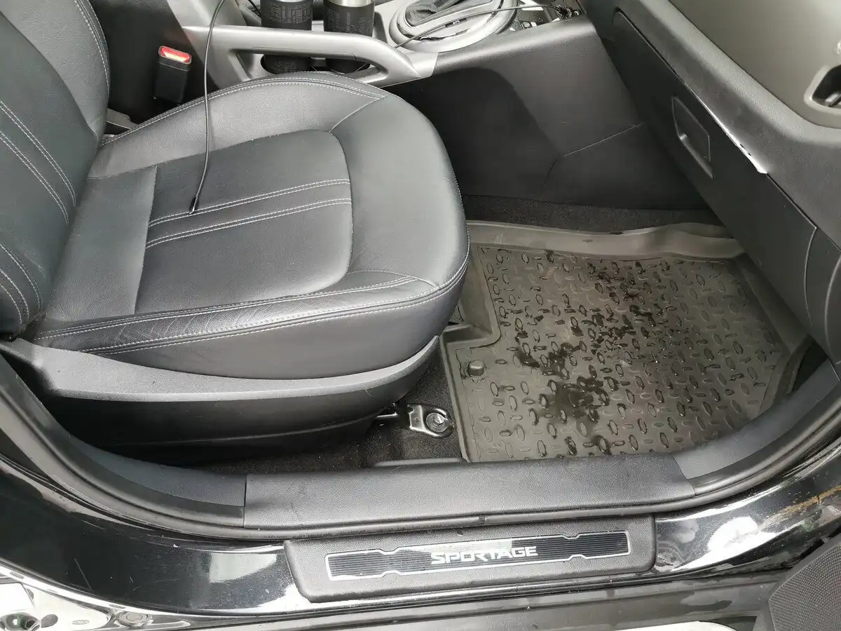 Фото автомобиля KIA SPORTAGE, 2015 — госномер В008АР702. Цвет: ЧЕРНЫЙ ПЕРЛАМУТР