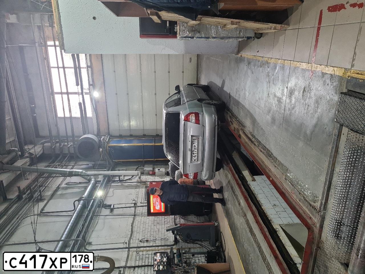 Фото автомобиля HYUNDAI ACCENT, 2003 — госномер К199МХ147. Цвет: Серебристый