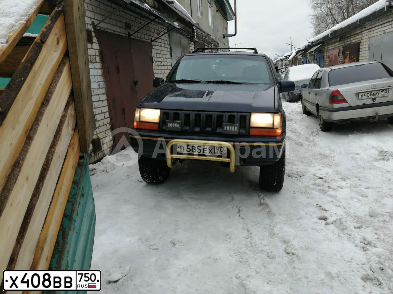 Фото автомобиля MERCEDES C-KLASSE, 1995 — госномер Х408ВВ750. Цвет: БЕЛЫЙ СЕРЫЙ