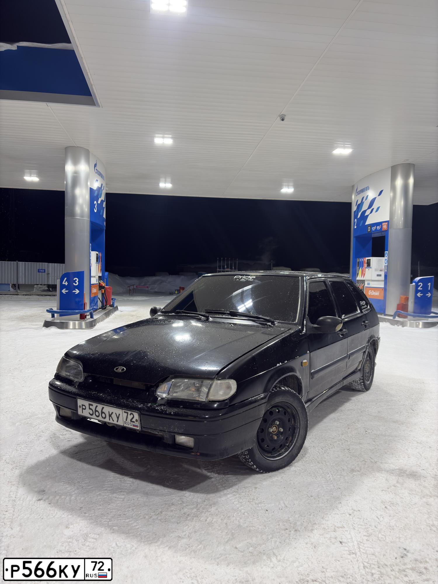 Фото автомобиля LADA 2114 SAMARA, 2012 — госномер Р566КУ72. Цвет: СИНЕ-ЧЕРНЫЙ