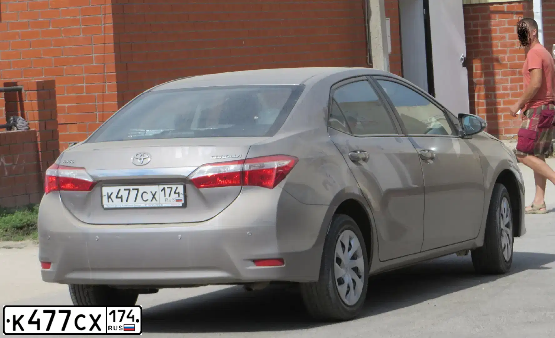 Фото автомобиля TOYOTA COROLLA, 2013 — госномер К477СХ174. Цвет: БРОНЗОВЫЙ