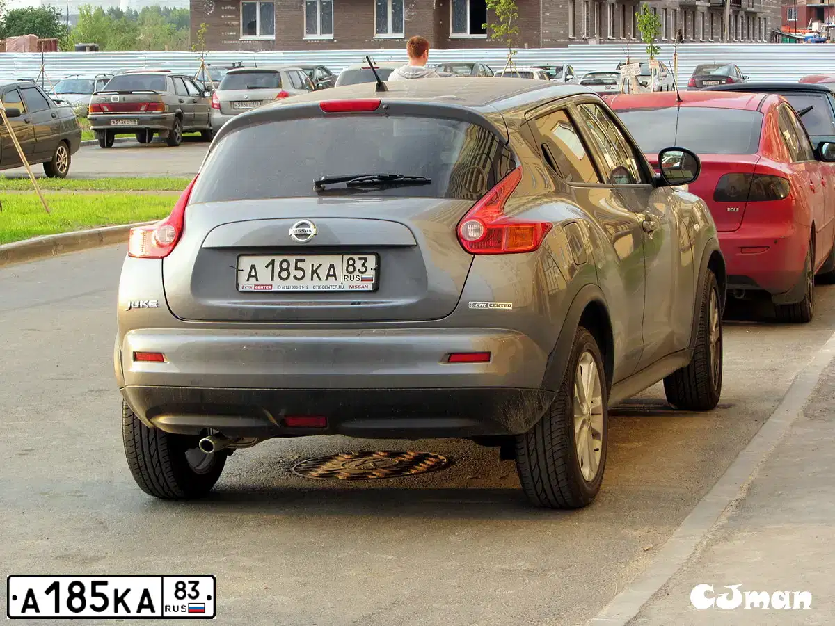 Фото автомобиля NISSAN JUKE, 2012 — госномер А121РН122. Цвет: СЕРЫЙ