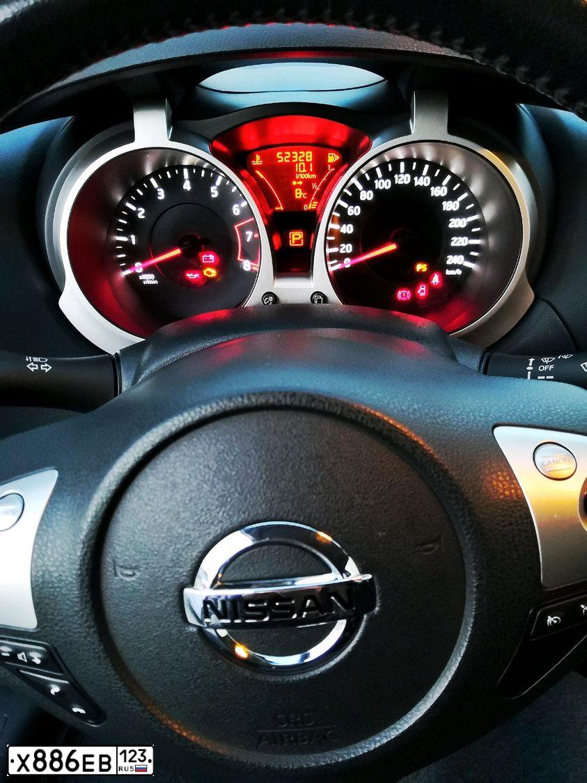 Фото автомобиля NISSAN JUKE, 2012 — госномер Х886ЕВ123. Цвет: Красный