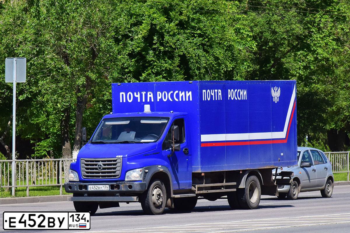 Фото автомобиля GAZ GAZON NEXT, 2017 — госномер Е452ВУ134. Цвет: синий