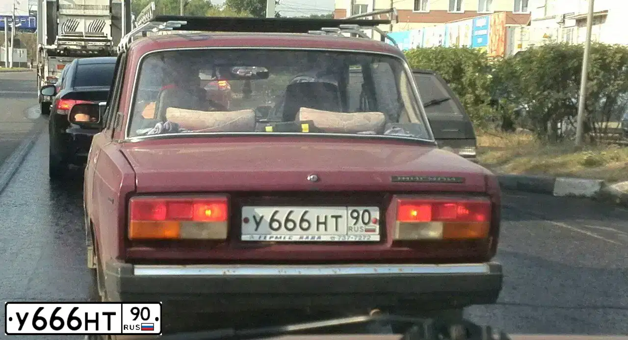 Фото автомобиля LADA 2107, 2003 — госномер У666НТ90. Цвет: КРАСНЫЙ ТЕМНЫЙ
