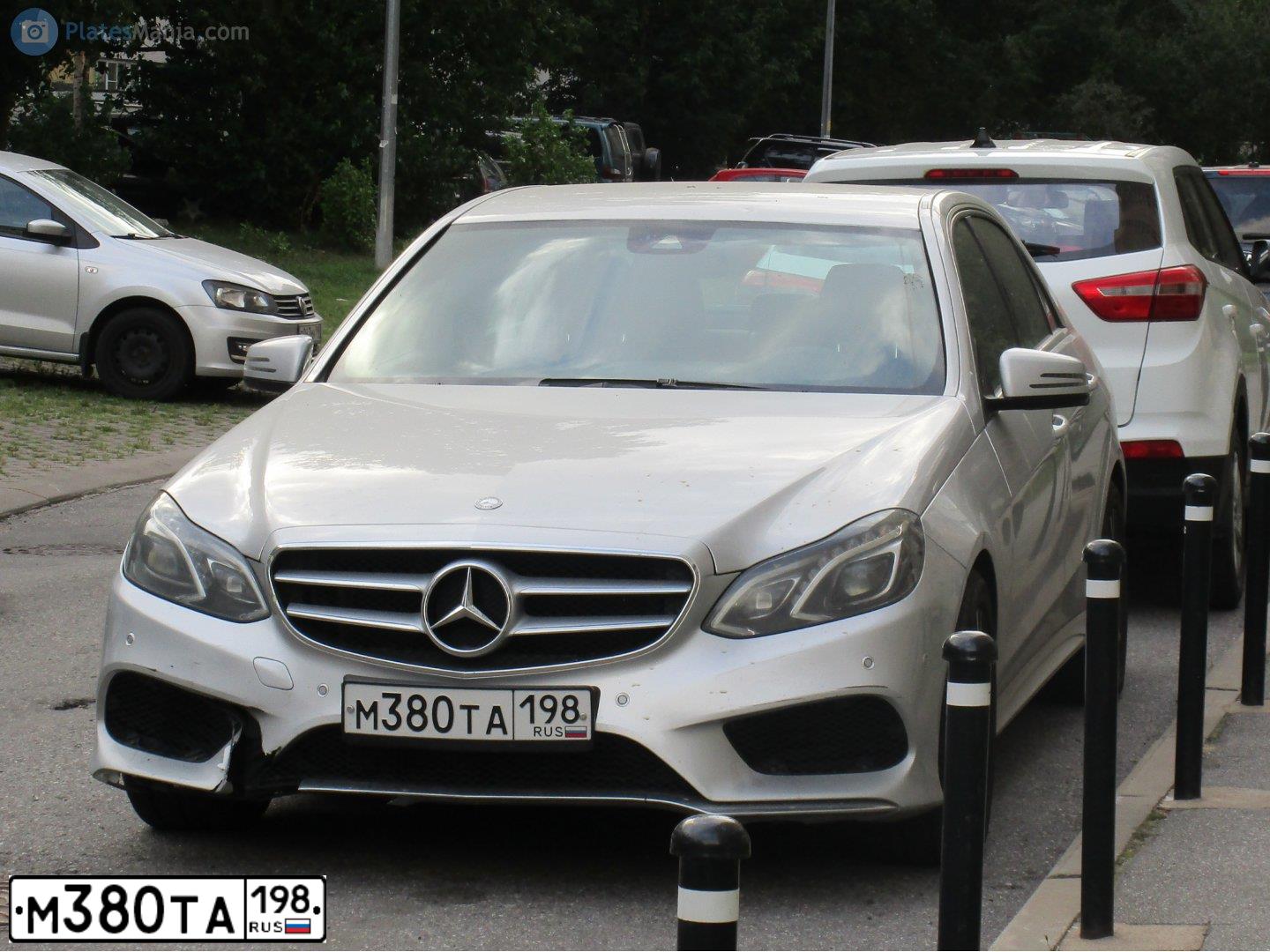 Фото автомобиля MERCEDES E-KLASSE, 2013 — госномер Т006МН69. Цвет: Серебристый