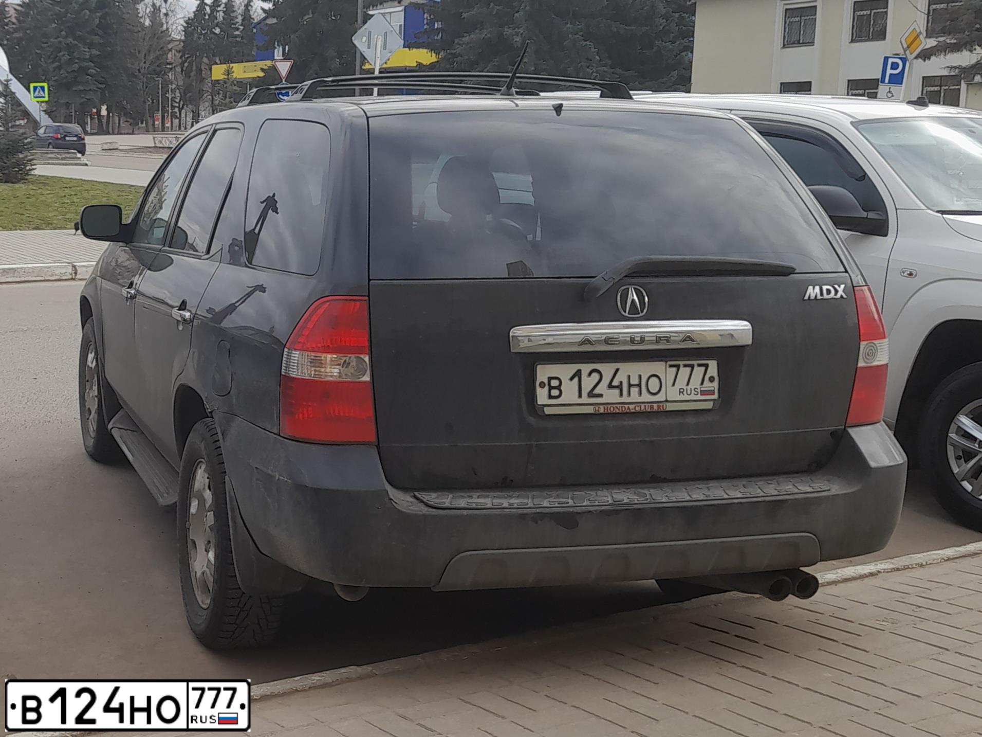 Фото автомобиля ACURA MDX, 2003 — госномер В124НО777. Цвет: ЧЕРНЫЙ