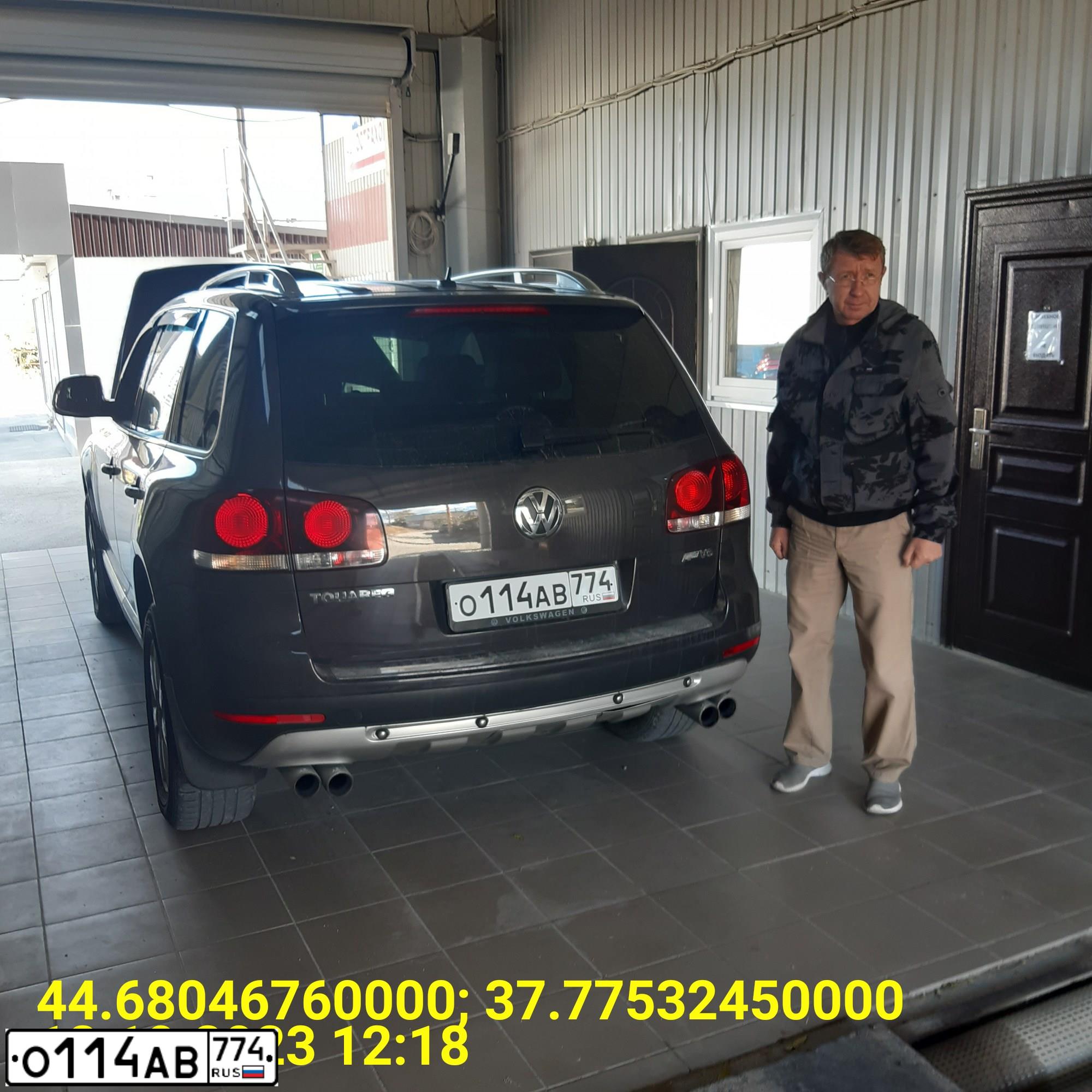 Фото автомобиля VOLKSWAGEN TOUAREG, 2008 — госномер Х181ТМ193. Цвет: ЧЕРНО-СЕРЫЙ