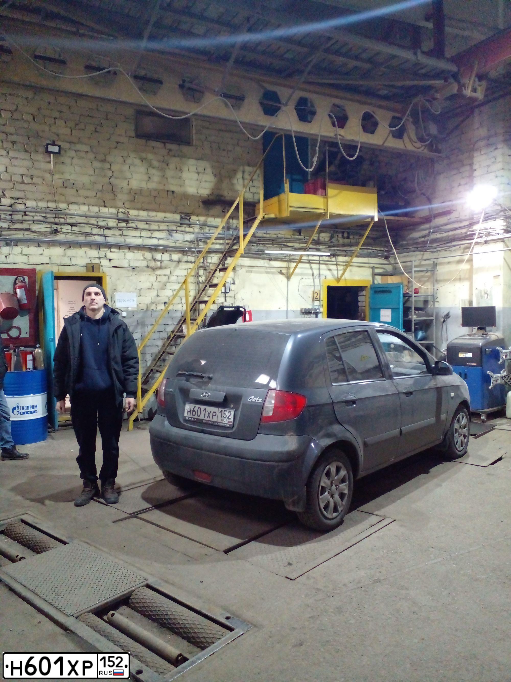 Фото автомобиля HYUNDAI GETZ, 2008 — госномер А004ОВ152. Цвет: ТЕМНО-СЕРЫЙ