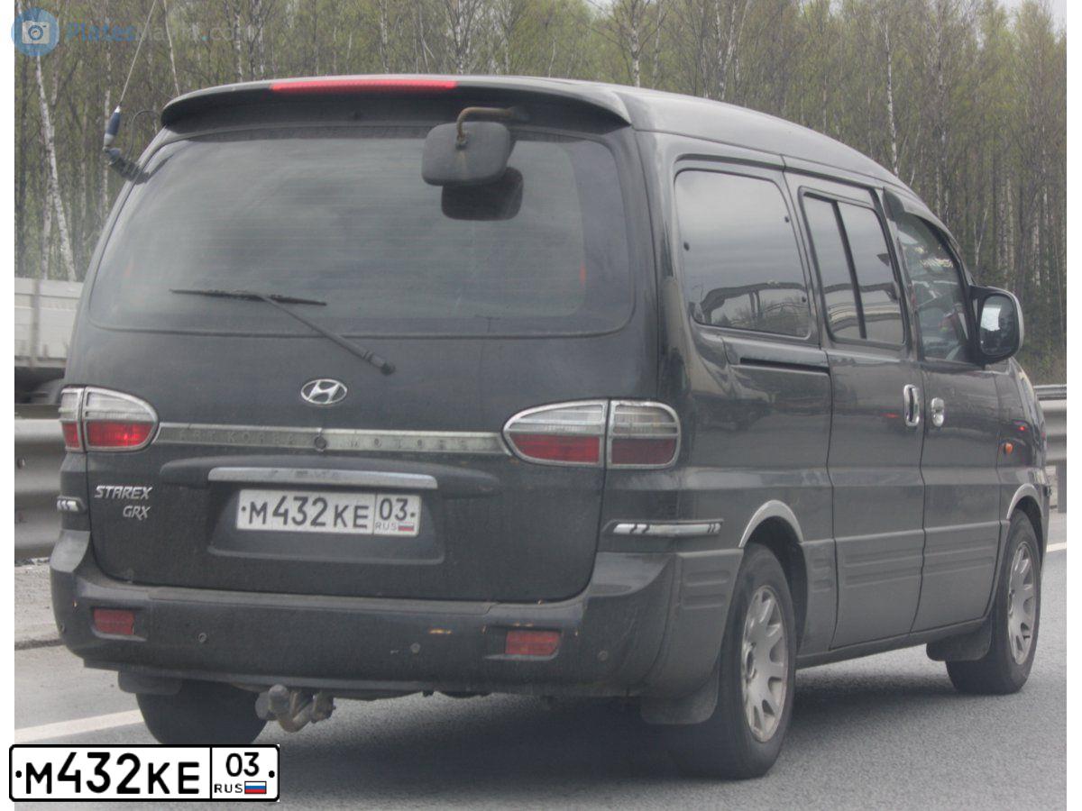 Фото автомобиля HYUNDAI H 1/H 100/STAREX, 2006 — госномер Х582МК178. Цвет: ЧЕРНЫЙ-СЕРЫЙ