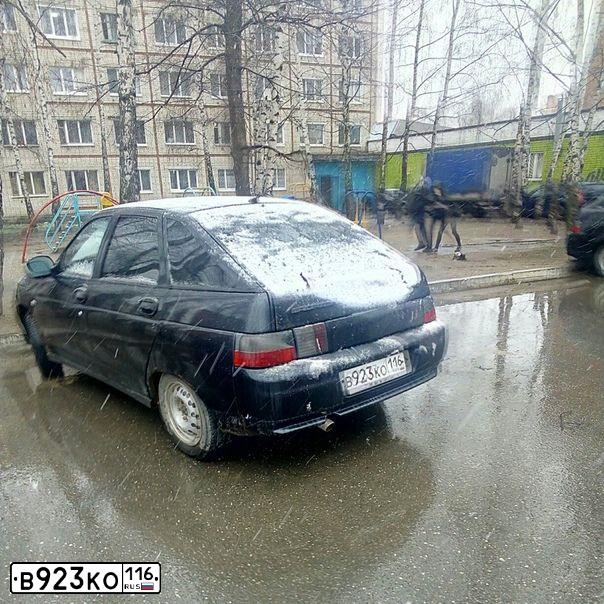 Фото автомобиля VAZ 2112 LADA, 2004 — госномер В923КО116. Цвет: ГРАФИТОВЫЙ МЕТАЛЛИК