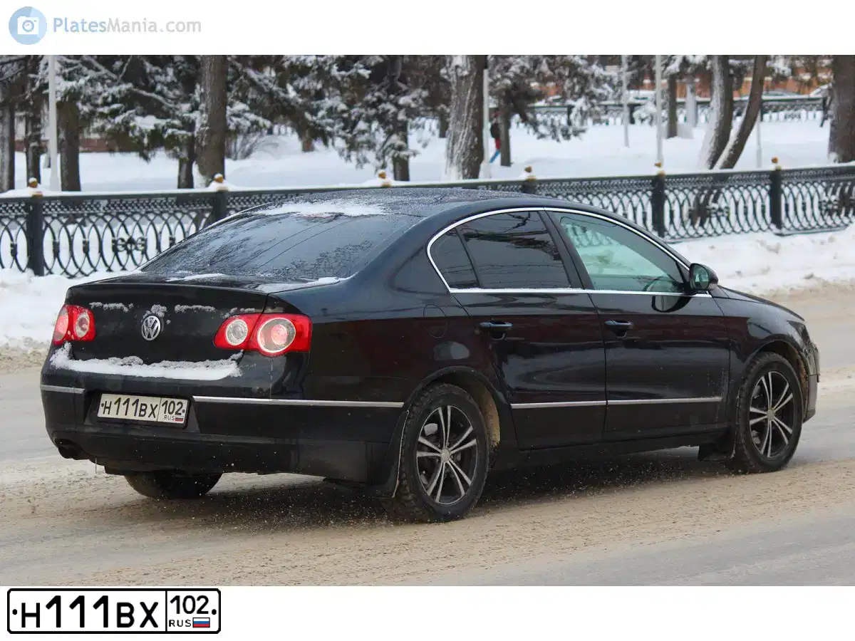 Фото автомобиля LADA 2111, 2002 — госномер Н111ВХ102. Цвет: ТЕМНО-ЗЕЛЕН.