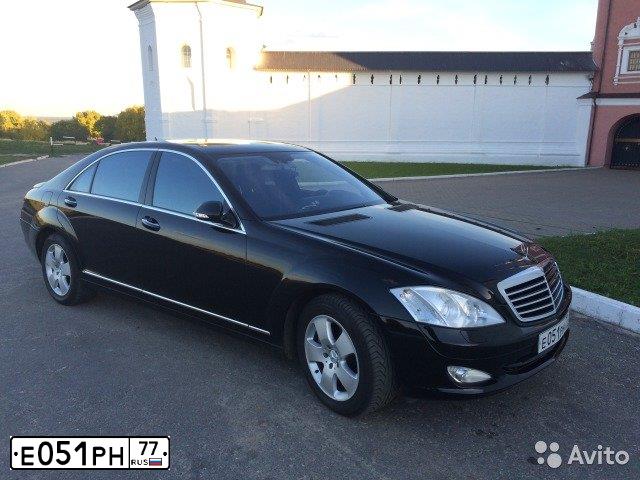 Фото автомобиля MERCEDES E-KLASSE, 1992 — госномер М072МТ178. Цвет: ЧЕРНЫЙ