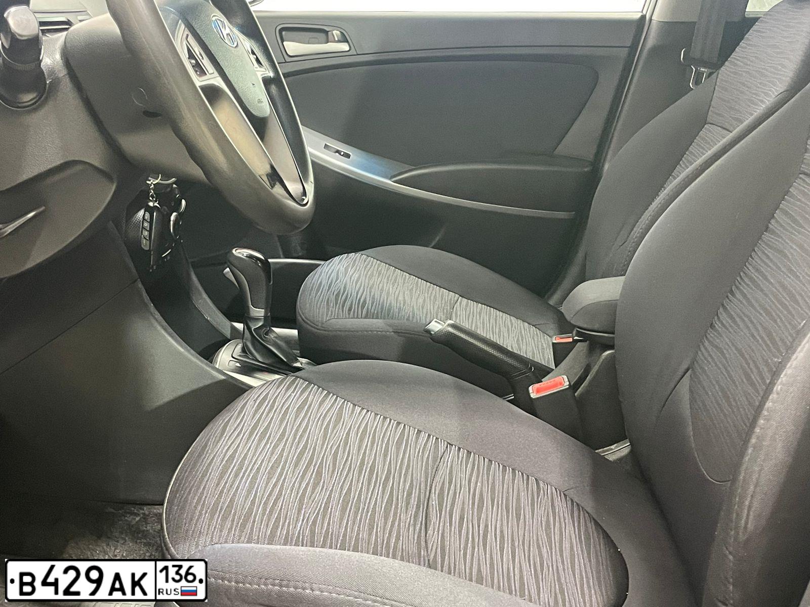 Фото автомобиля HYUNDAI SOLARIS, 2015 — госномер Х483ТА31