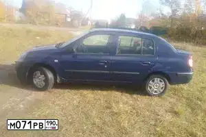 Фото автомобиля RENAULT SYMBOL, 2005 — госномер М017РВ190. Цвет: СИНИЙ ТЕМНЫЙ