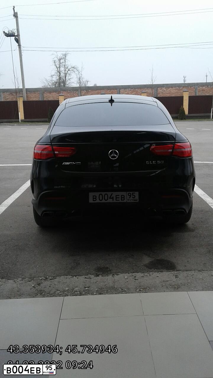 Фото автомобиля MERCEDES GLE-KLASSE, 2017 — госномер В004ЕВ95. Цвет: ЧЕРНЫЙ