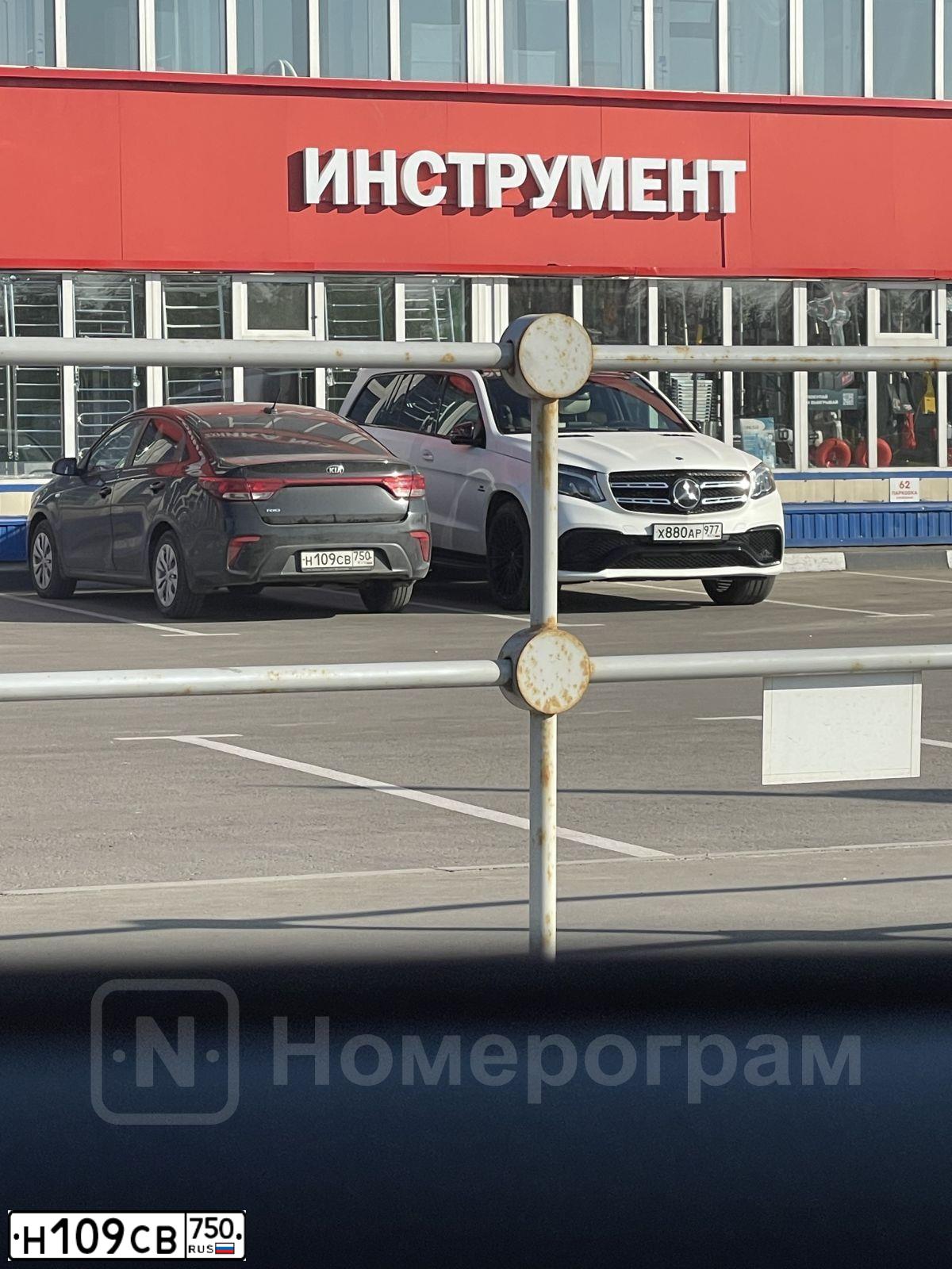 Фото автомобиля KIA RIO, 2017 — госномер Н109СВ750. Цвет: ЧЕРНЫЙ