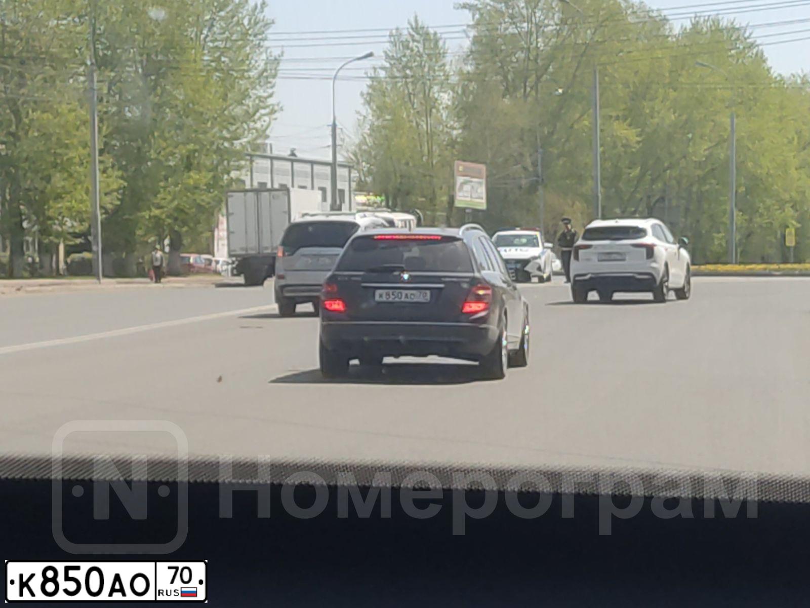 Фото автомобиля MERCEDES C-KLASSE, 2009 — госномер Н111СМ38. Цвет: ТЕМНО-СЕРЫЙ