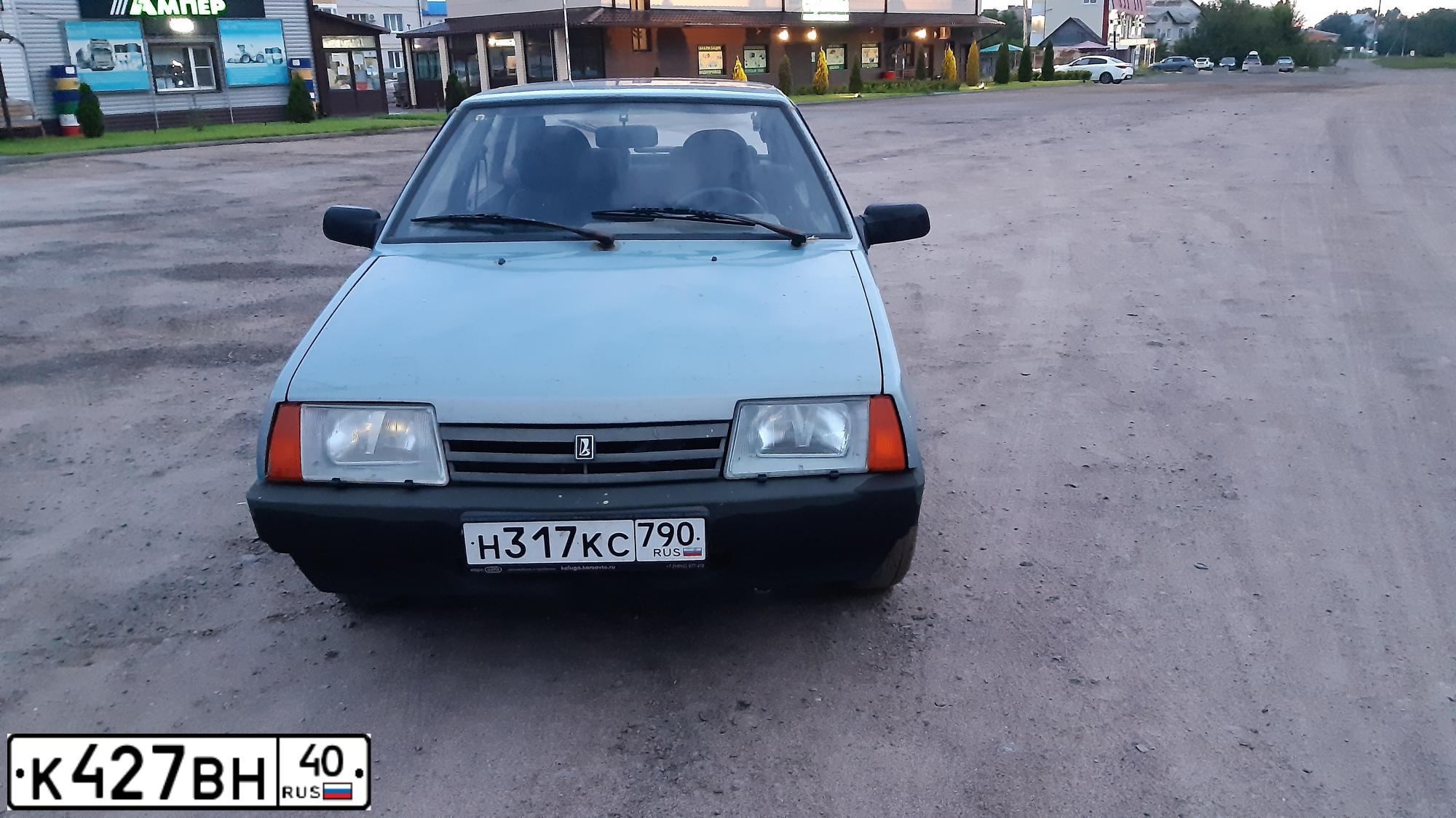 Фото автомобиля LADA 2109 SAMARA, 2002 — госномер К427ВН40. Цвет: золотисто-серый
