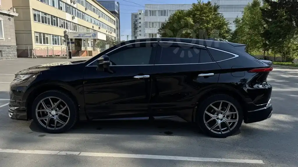 Фото автомобиля LEXUS LS, 2007 — госномер В300ОО65. Цвет: СЕРЫЙ