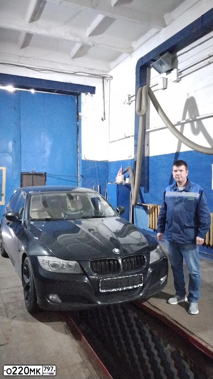 Фото автомобиля BMW SERIE 3, 2009 — госномер О220МК797. Цвет: ЧЕРНЫЙ