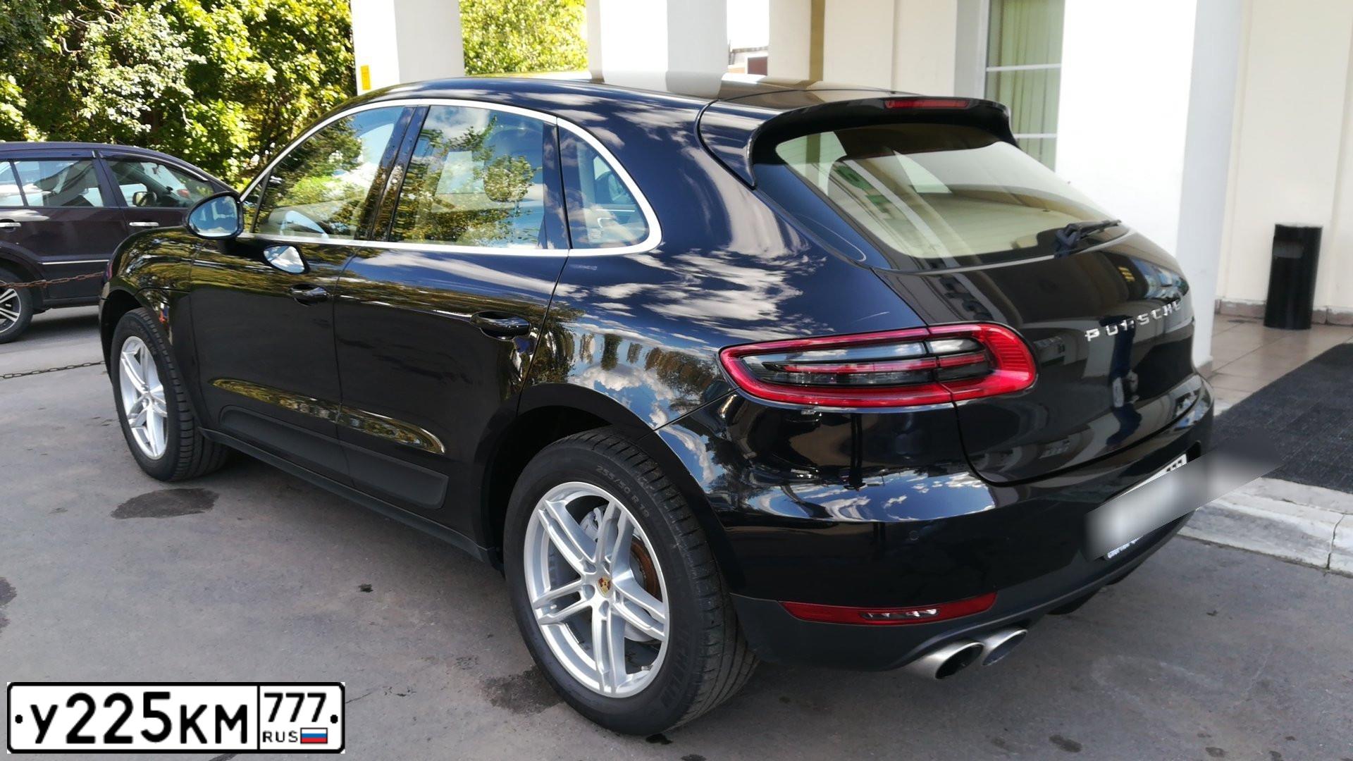 Фото автомобиля PORSCHE MACAN, 2014 — госномер А900МО178. Цвет: ЧЕРНЫЙ