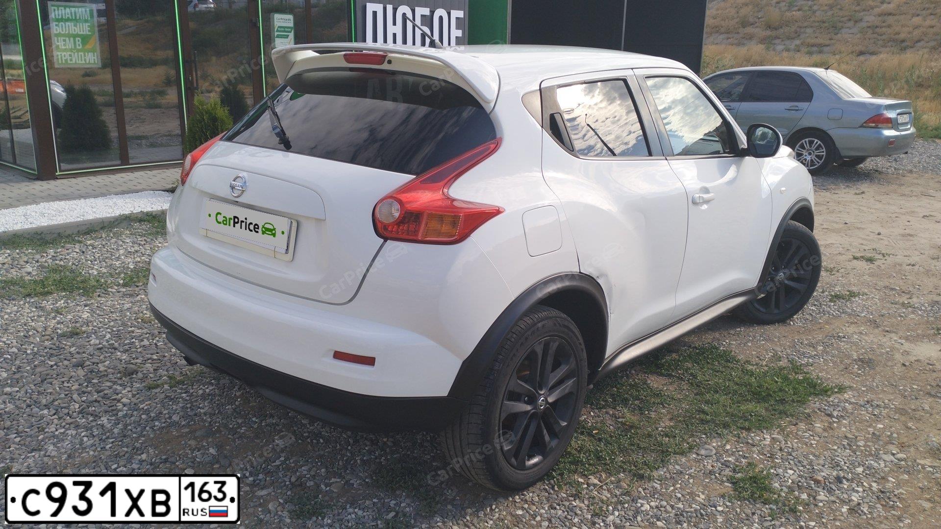 Фото автомобиля NISSAN JUKE, 2012 — госномер А807УР30. Цвет: Белый