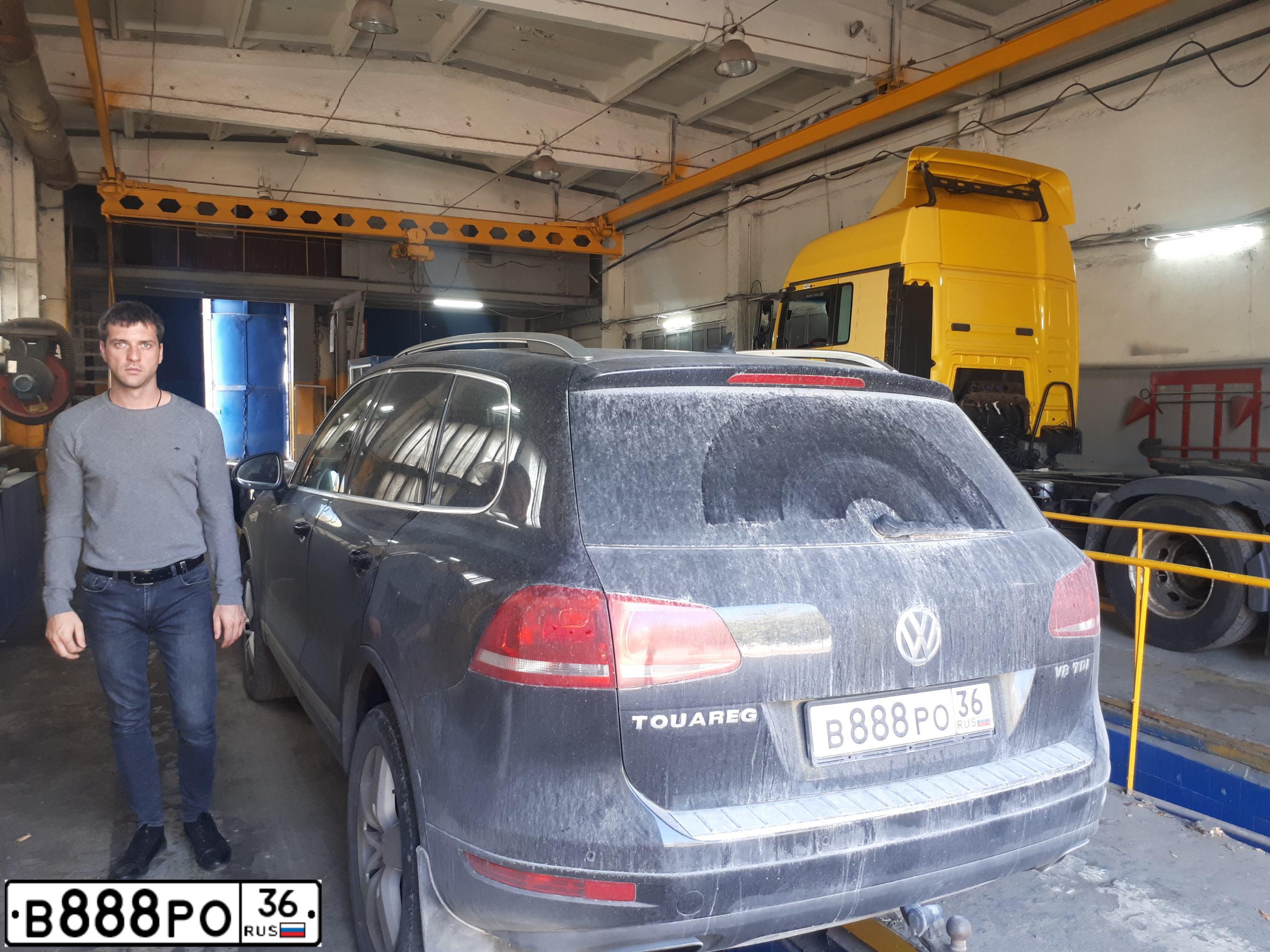 Фото автомобиля SSANGYONG KYRON, 2014 — госномер В888РО36. Цвет: ЧЕРНЫЙ