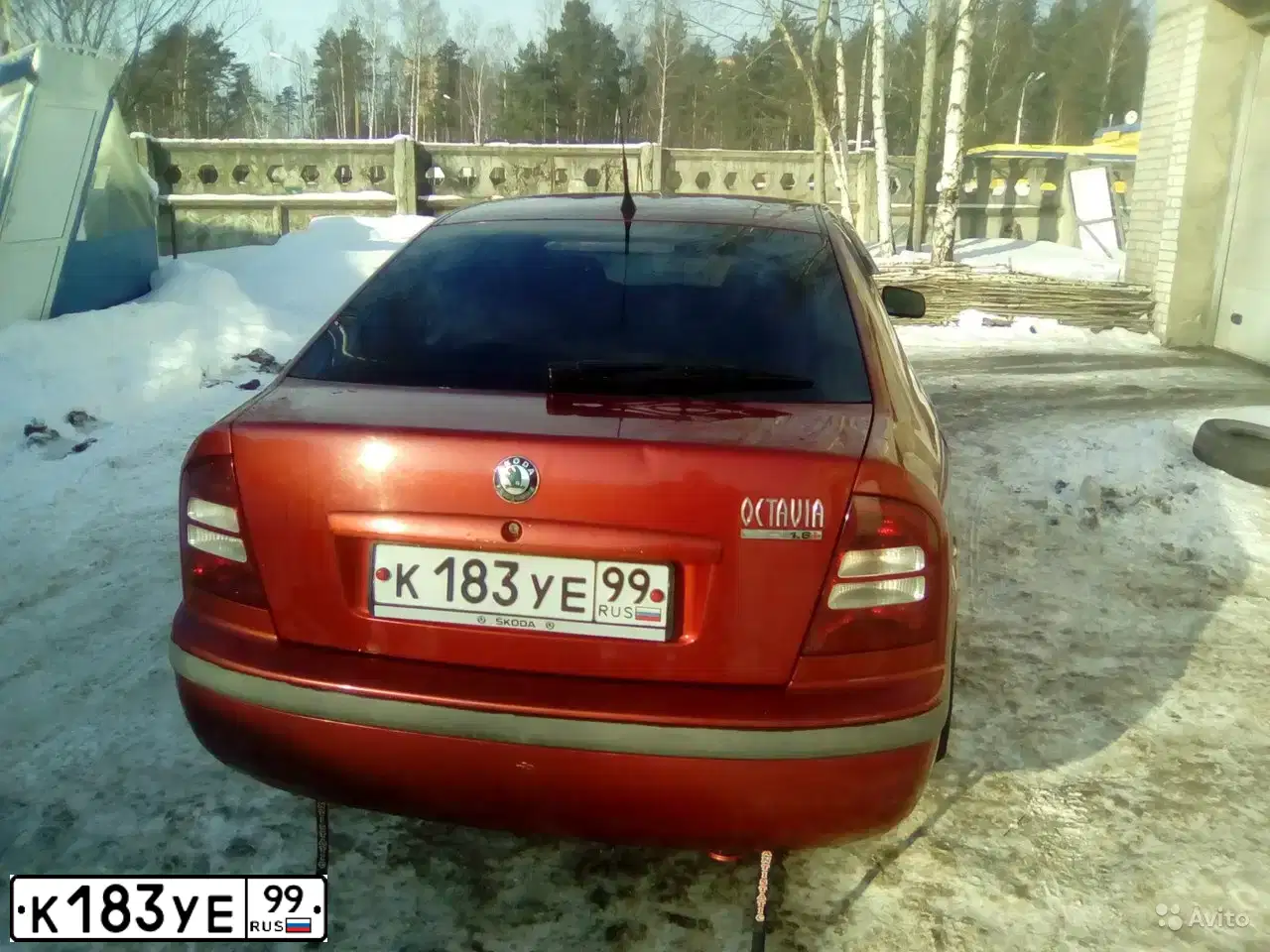 Фото автомобиля SKODA OCTAVIA, 2002 — госномер К183УЕ99. Цвет: ТЕМНО-КРАСНЫЙ