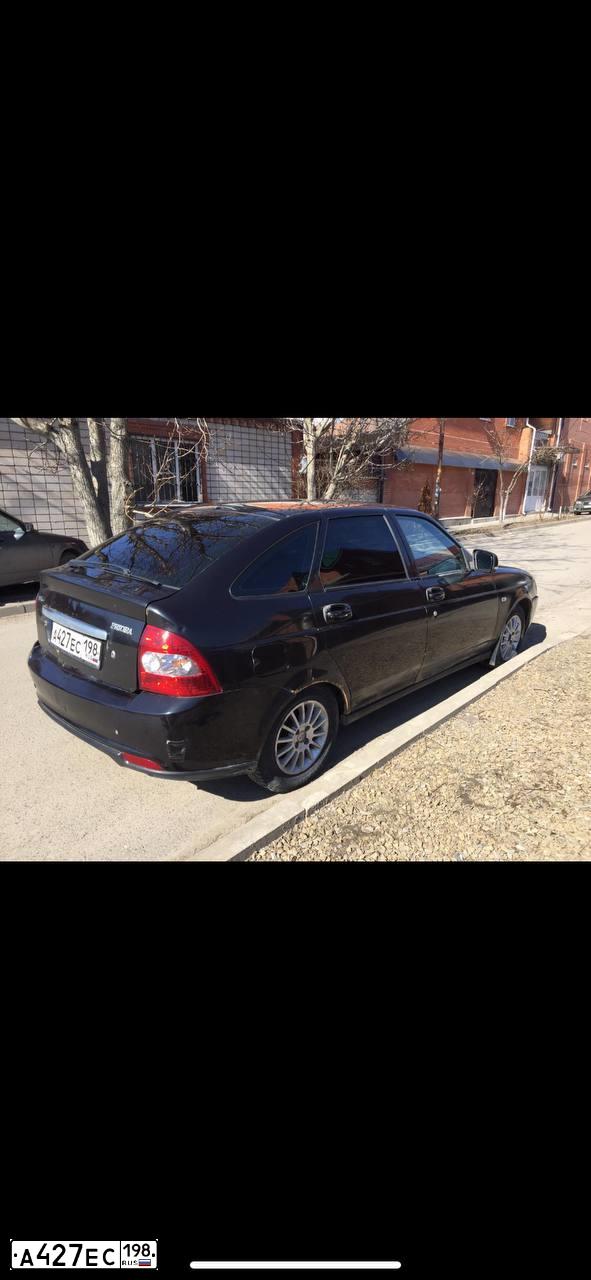 Фото автомобиля LADA 2172 PRIORA, 2008 — госномер А427ЕС198. Цвет: ТЕМНО-ЗЕЛЕНЫЙ